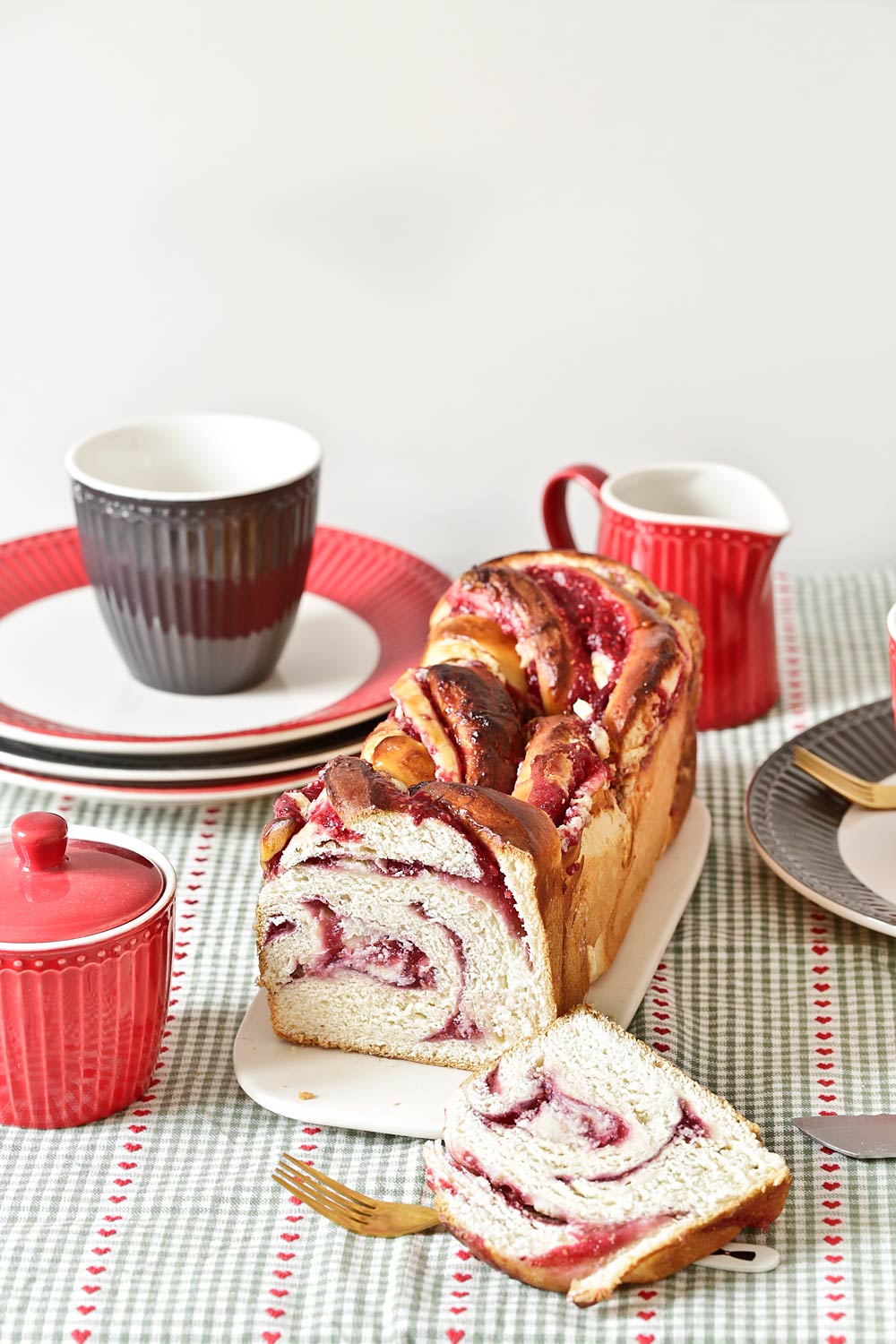 Receta babka de frambuesas para San Valentín