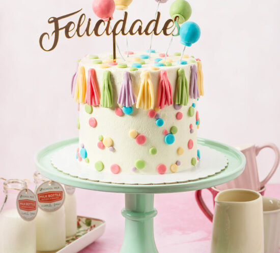 receta tarta cumpleanyos adornos fondant