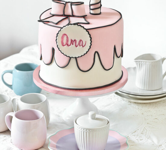 Receta cómo decorar una tarta comic fácil