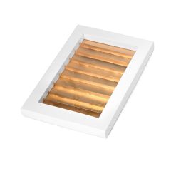 Caja para 28 bombones blanca con base dorada 28 cm
